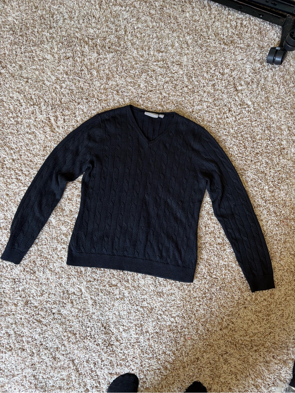 Women’s Black V-Neck Cable Knit Sweater Sz M